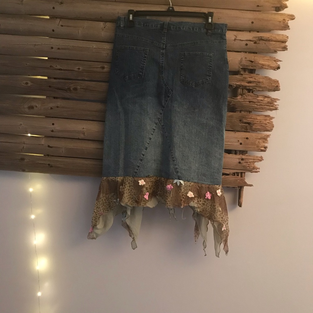SOLD!!Fabulous Boho hippie leopard M/L denim skirt prairie cottage core - Picture 3 of 8